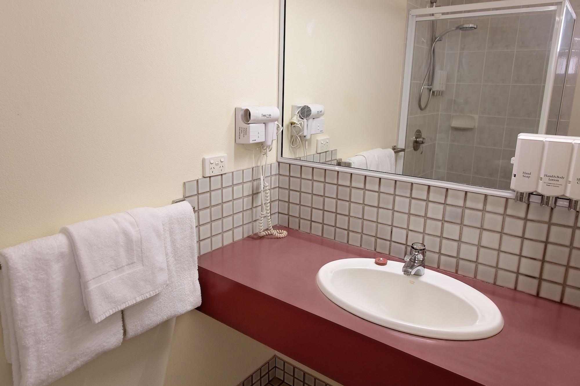 White Lace Motor Inn Маккай Экстерьер фото